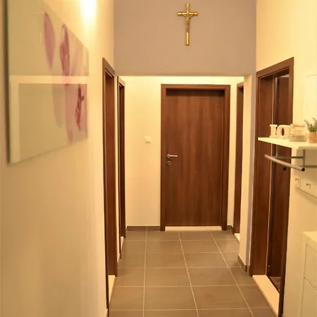 With A Parking Space - 15410 Apartment Split
