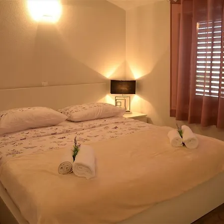 With A Parking Space - 15410 ספליט